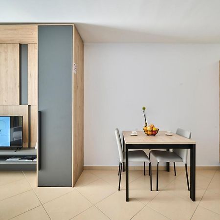 Supreme Studio Apartment Bijoux Умаг Экстерьер фото