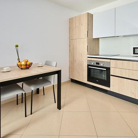 Supreme Studio Apartment Bijoux Умаг Экстерьер фото